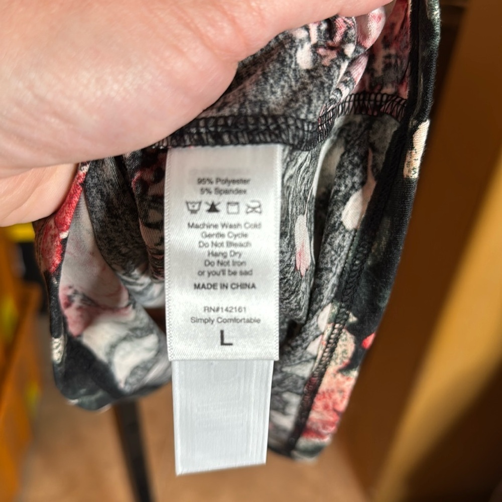 NWT LuLaRoe Tank Top Black Pink Floral Sleeveless Tank Top Size Large - Picture 6 of 6